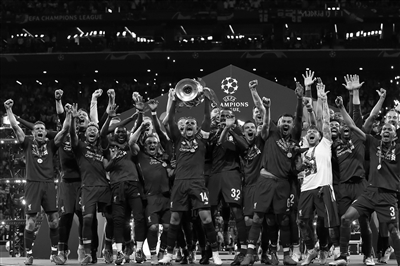 有点尴尬！悉尼FC男女足同日先后输球，共丢9球进0球（同日皆败：悉尼FC男女足先后落败，零进球共失9球）