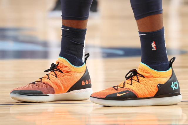 阿莱格里：我绝对没有冒犯裁判；莱奥具备成为中锋的特点（阿莱格里否认冒犯裁判：莱奥具备中锋潜质）