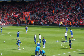 重庆两江新区十联屏打出多个宣传语，庆祝重庆铜梁龙冲超成功